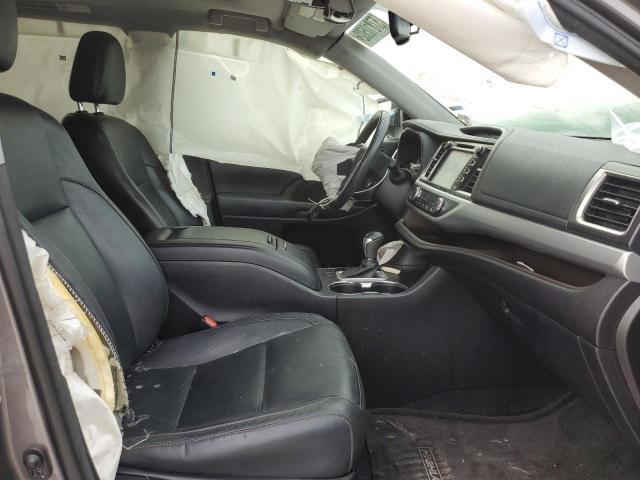 Photo 5 from auction – 2016 TOYOTA HIGHLANDER with VIN 5TDKKRFHXGS153738