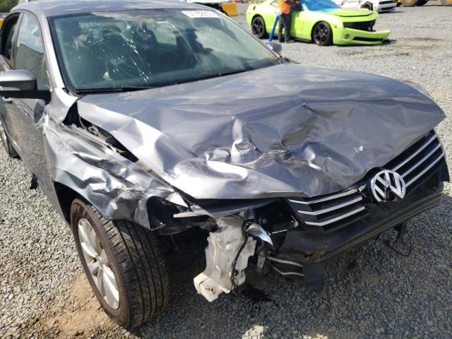 Photo 9 from auction – 2015 VOLKSWAGEN PASSAT S with VIN 1VWAT7A38FC042160