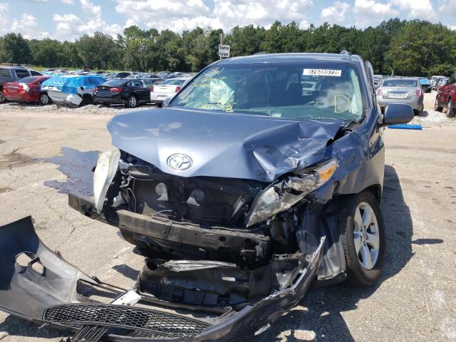 Photo 9 from auction – 2017 TOYOTA SIENNA LE with VIN 5TDKZ3DC6HS839535