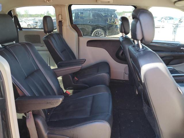 Photo 6 from auction – 2016 CHRYSLER TOWN & COU with VIN 2C4RC1BG1GR268148