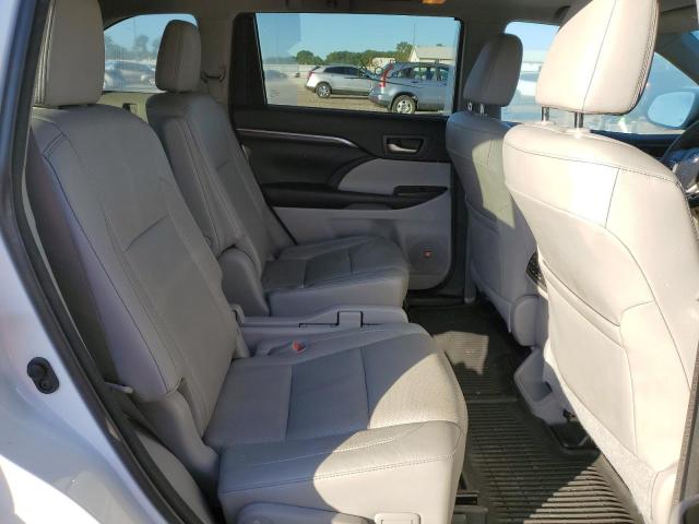 Photo 6 from auction – 2016 TOYOTA HIGHLANDER with VIN 5TDDKRFH8GS251708