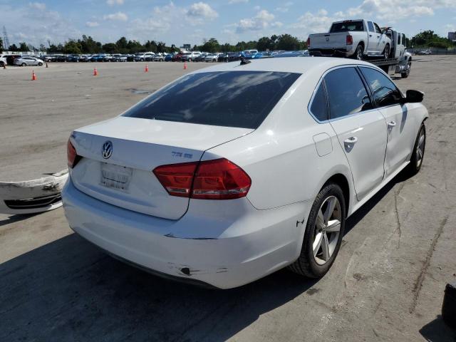 Photo 4 from auction – 2015 VOLKSWAGEN PASSAT SE with VIN 1VWBS7A37FC047079