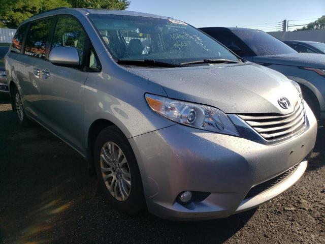 TOYOTA SIENNA XLE 2017 with VIN 5TDYZ3DC6HS834829 - Photo from auction