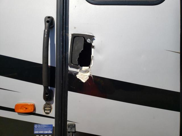 Photo 9 from auction – 2015 FORD F53 with VIN 1F66F5DY4F0A05820