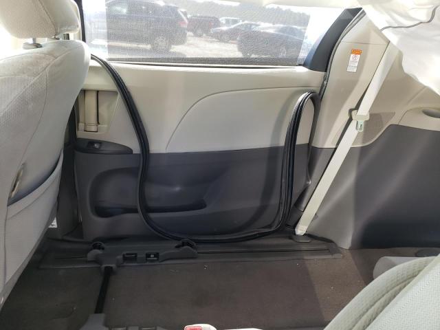 Photo 6 from auction – 2017 TOYOTA SIENNA LE with VIN 5TDKZ3DC6HS813694