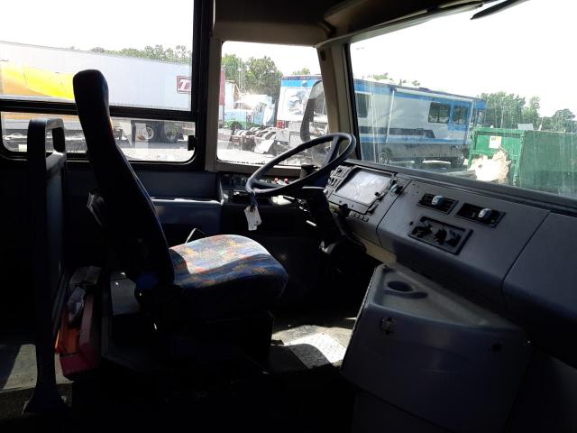 Photo 5 from auction – 2002 FREIGHTLINER CHASSIS FB with VIN 4UZAAZBW62CK13541