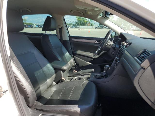 Photo 5 from auction – 2015 VOLKSWAGEN PASSAT SE with VIN 1VWBS7A37FC047079