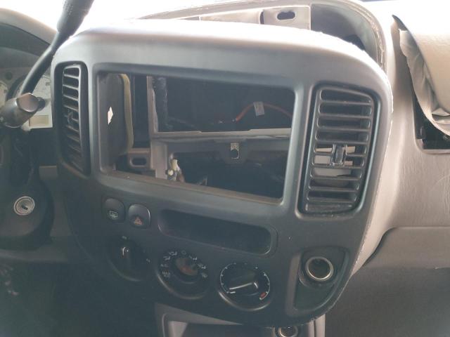 Photo 9 from auction – 2001 FORD ESCAPE XLT with VIN 1FMYU03151KB62428