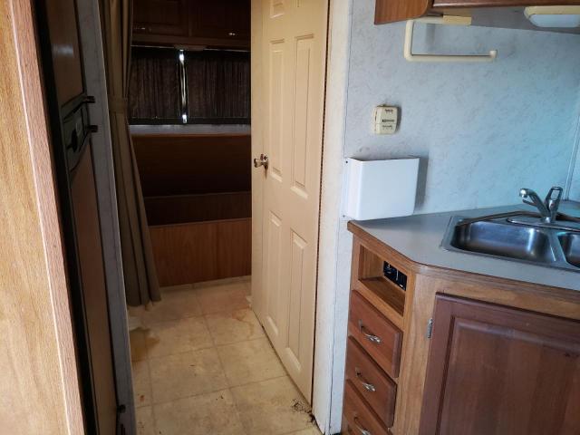Zdjęcie 6 z aukcji – 2004 FORD ECONOLINE z VIN 1FDXE45SX3HA87926