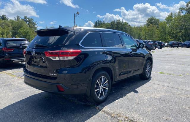Photo 4 from auction – 2018 TOYOTA HIGHLANDER with VIN 5TDJZRFH0JS558943