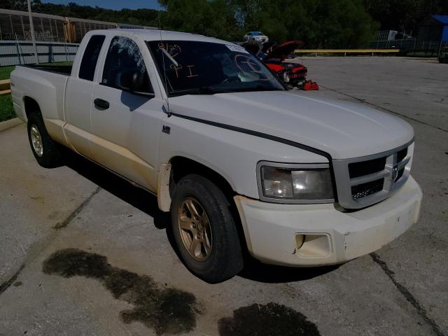 DODGE DAKOTA SLT 2011 with VIN 1D7RW3BP7BS692000 - Photo from auction