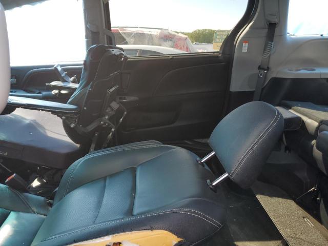 Photo 6 from auction – 2016 TOYOTA SIENNA SE with VIN 5TDXK3DC5GS695601