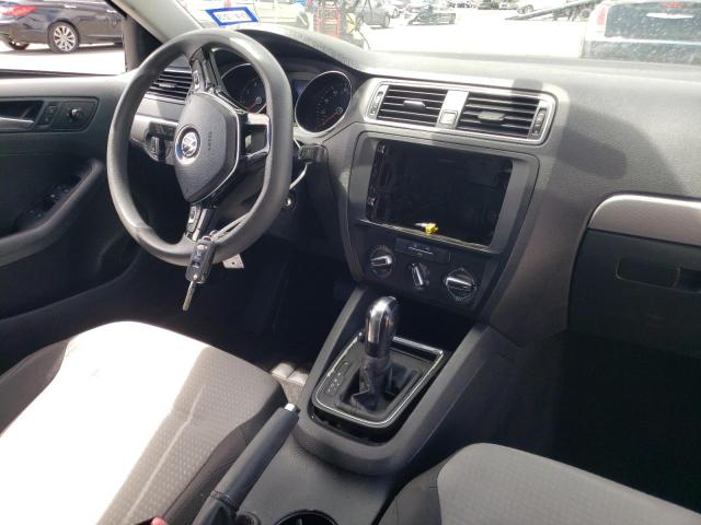 Photo 9 from auction – 2017 VOLKSWAGEN JETTA S with VIN 3VW2B7AJ5HM363595