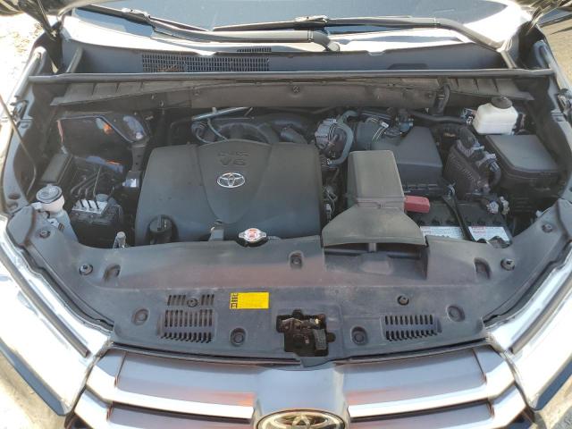 Photo 7 from auction – 2018 TOYOTA HIGHLANDER with VIN 5TDBZRFH9JS484734