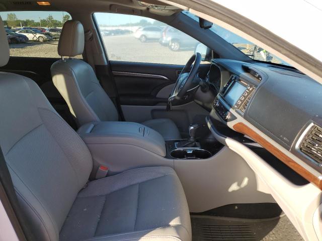 Photo 5 from auction – 2016 TOYOTA HIGHLANDER with VIN 5TDDKRFH8GS251708
