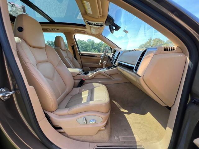 Photo 5 from auction – 2013 PORSCHE CAYENNE with VIN WP1AA2A29DLA05598