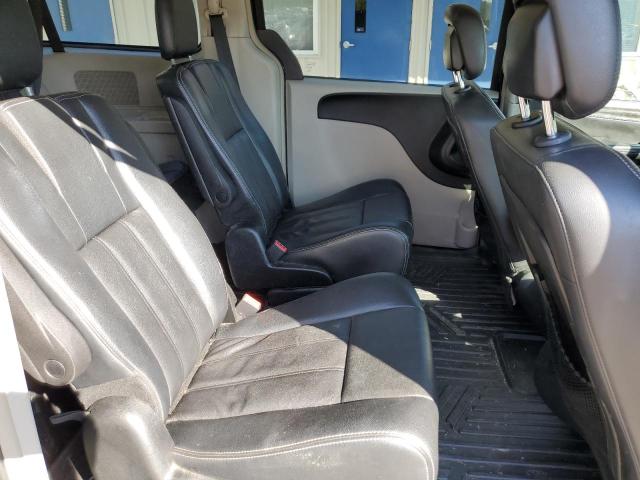 Photo 6 from auction – 2013 CHRYSLER TOWN & COU with VIN 2C4RC1BGXDR632336