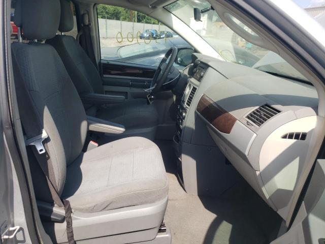 Photo 5 from auction – 2010 CHRYSLER TOWN & COU with VIN 2A4RR5D19AR337748