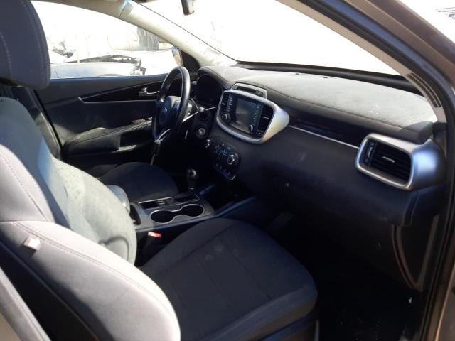 Photo 5 from auction – 2017 KIA SORENTO LX with VIN 5XYPG4A33HG296261