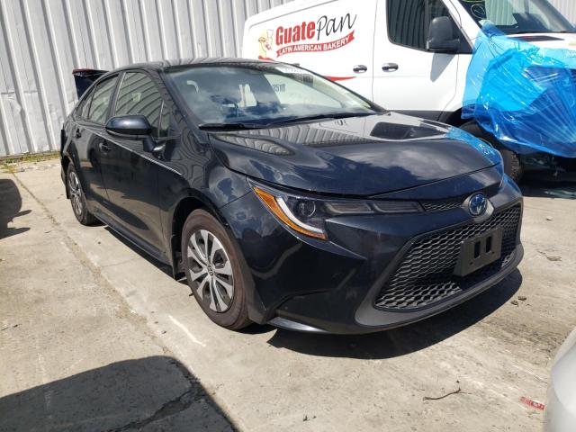 TOYOTA COROLLA LE 2022 with VIN JTDEAMDE6NJ048247 - Photo from auction