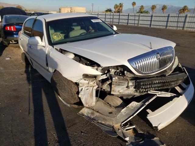 LINCOLN TOWN CAR S 2003 with VIN 1LNHM82W93Y618751 - Photo from auction