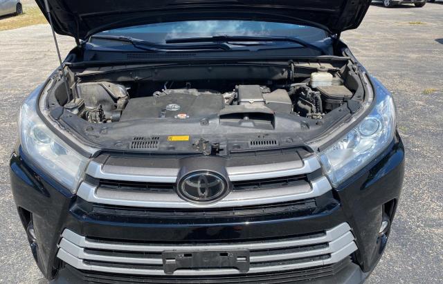 Photo 7 from auction – 2018 TOYOTA HIGHLANDER with VIN 5TDJZRFH0JS558943