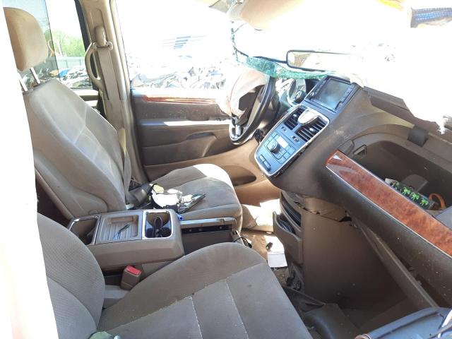 Photo 5 from auction – 2016 CHRYSLER TOWN & COU with VIN 2C4RC1BG2GR150416