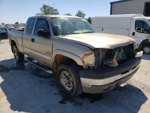 CHEVROLET SILVERADO 2004 with VIN 1GCHK29154E113858 - Photo from auction