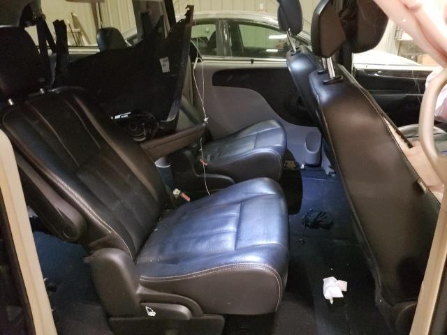 Photo 6 from auction – 2015 CHRYSLER TOWN & COU with VIN 2C4RC1CG3FR547372