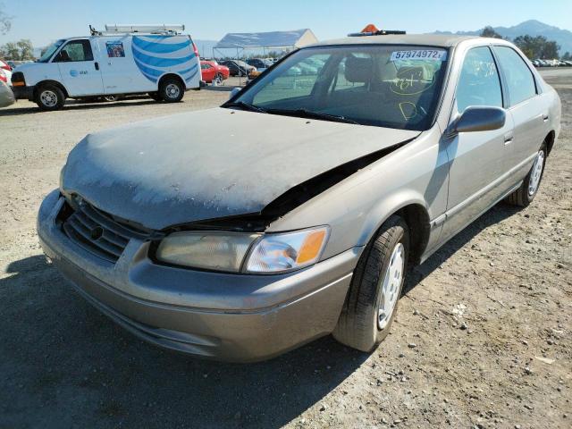 Photo 2 from auction – 1998 TOYOTA CAMRY with VIN JT2BG28K5W0132713