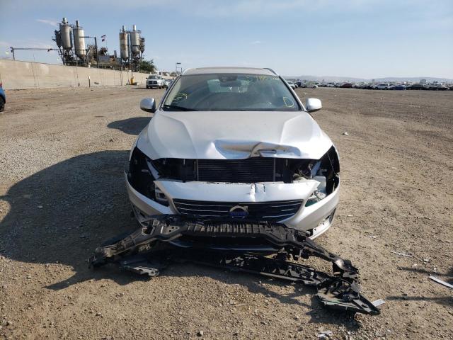 Photo 9 from auction – 2015 VOLVO V60 PREMIE with VIN YV140MEB3F1208258