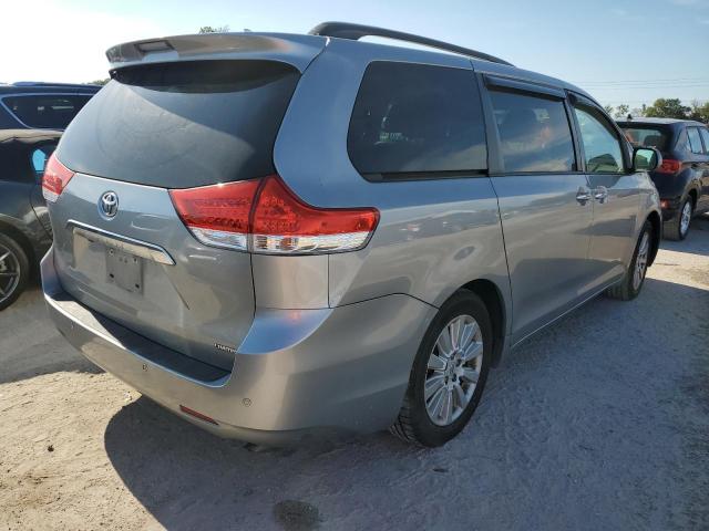 Photo 4 from auction – 2011 TOYOTA SIENNA XLE with VIN 5TDYK3DC1BS111305