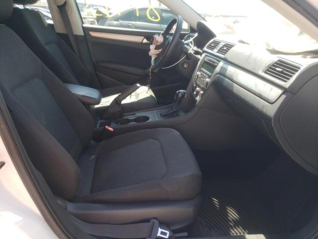 Photo 5 from auction – 2014 VOLKSWAGEN PASSAT S with VIN 1VWAT7A3XEC044555