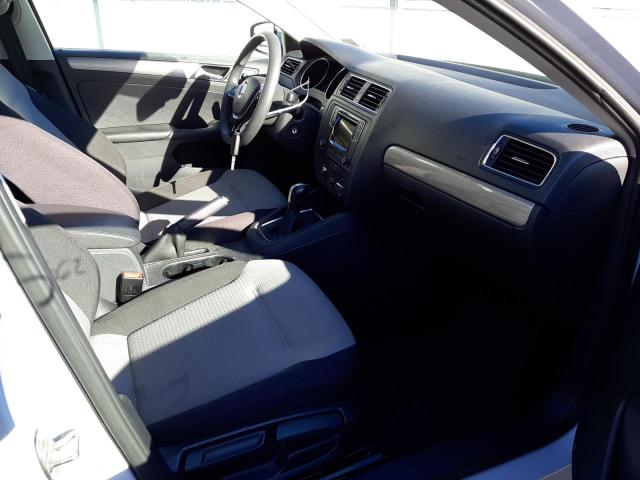 Photo 5 from auction – 2017 VOLKSWAGEN JETTA S with VIN 3VW2B7AJ9HM293471