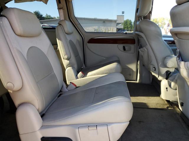 Photo 6 from auction – 2005 CHRYSLER TOWN & COU with VIN 2C4GP64L85R545720