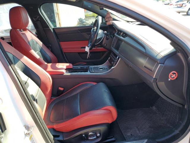 Photo 5 from auction – 2016 JAGUAR XF S with VIN SAJBM4BV6GCY19912