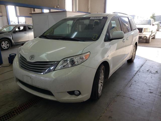 Photo 2 from auction – 2017 TOYOTA SIENNA XLE with VIN 5TDYZ3DC1HS844880