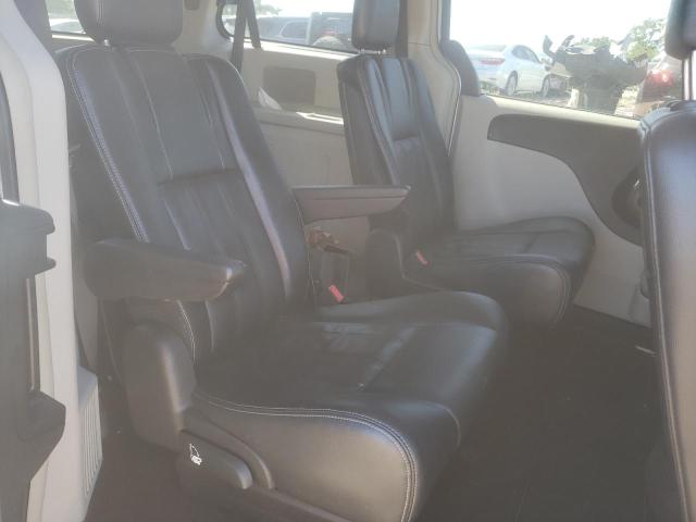 Photo 6 from auction – 2013 CHRYSLER TOWN & COU with VIN 2C4RC1BGXDR696456