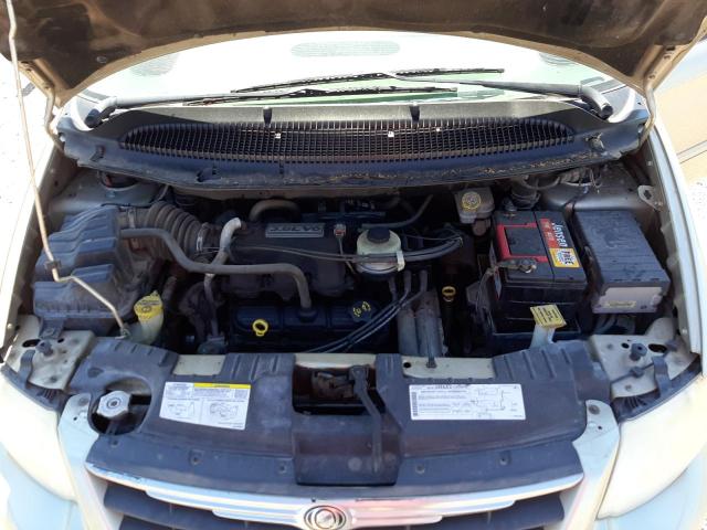 Photo 7 from auction – 2005 CHRYSLER TOWN & COU with VIN 2C4GP54L05R491162