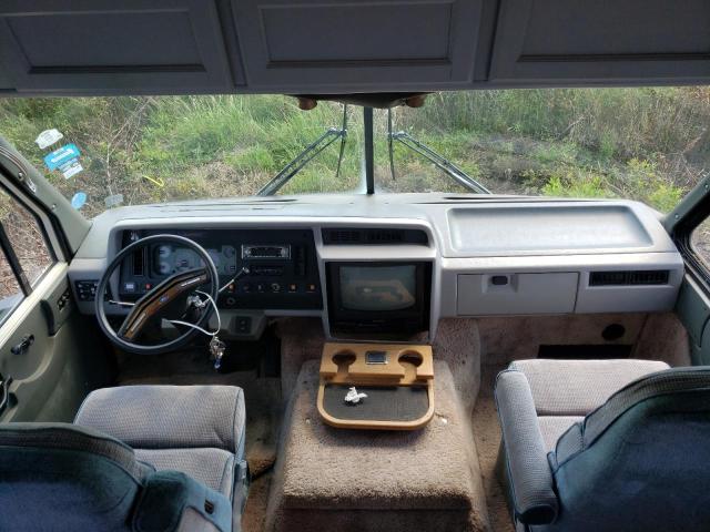 Photo 5 from auction – 1992 FLEE MOTORHOME with VIN 3FCMF53G8NJA01974