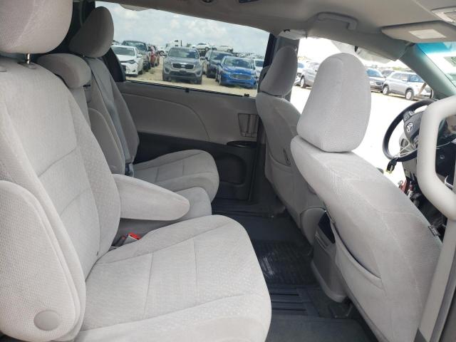 Photo 6 from auction – 2017 TOYOTA SIENNA LE with VIN 5TDKZ3DC4HS887177