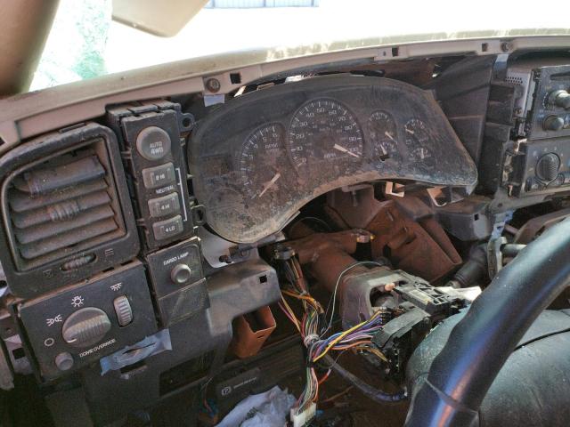 Photo 8 from auction – 2002 CHEVROLET SILVERADO2 with VIN 1GCEK19T52E227418
