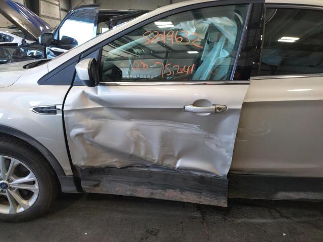Photo 9 from auction – 2017 FORD ESCAPE SE with VIN 1FMCU9GD2HUD41849