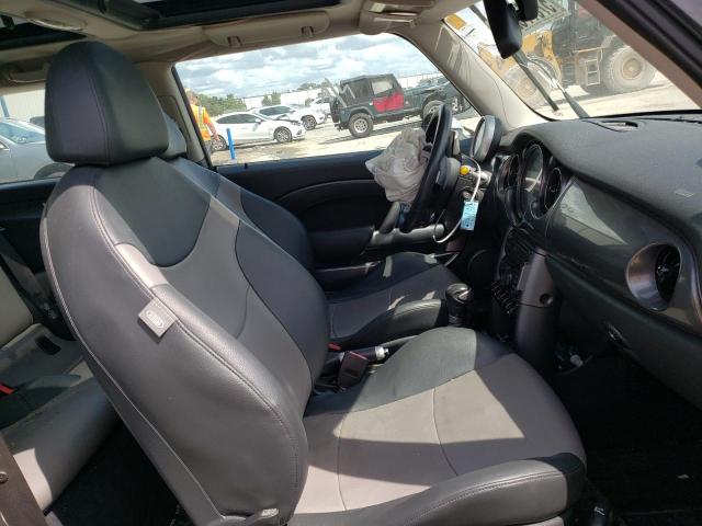 Photo 5 from auction – 2006 MINI COOPER S with VIN WMWRE33556TJ36744