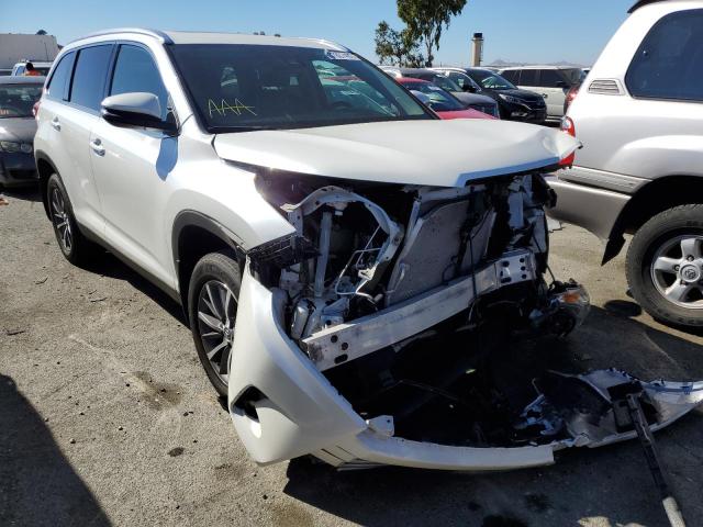 TOYOTA HIGHLANDER 2019 with VIN 5TDJZRFH5KS920816 - Photo from auction