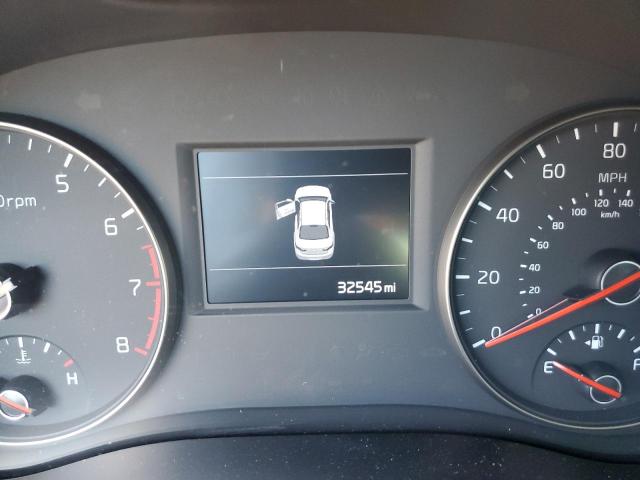 Photo 8 from auction – 2017 KIA CADENZA PR with VIN KNALC4J17H5068441