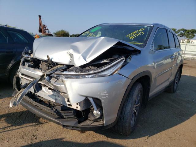 Photo 2 from auction – 2019 TOYOTA HIGHLANDER with VIN 5TDJZRFH9KS597743