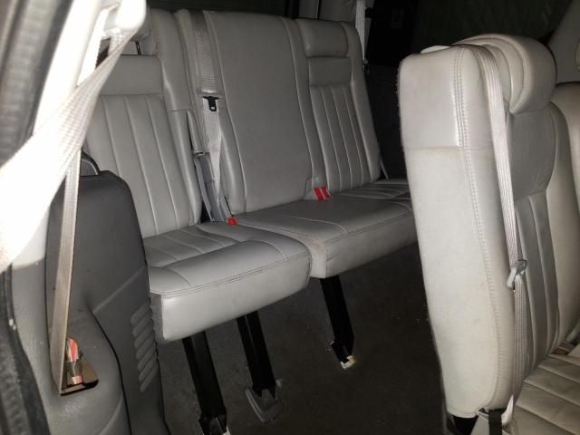Photo 9 from auction – 2005 LINCOLN NAVIGATOR with VIN 5LMFU27575LJ09372