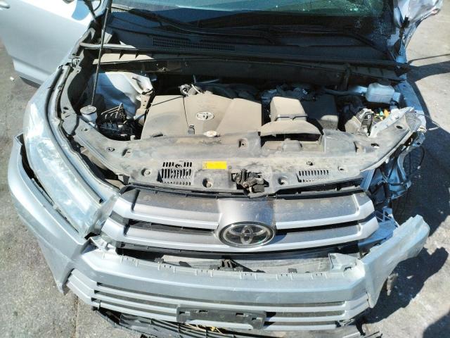 Photo 7 from auction – 2019 TOYOTA HIGHLANDER with VIN 5TDKZRFH0KS338921