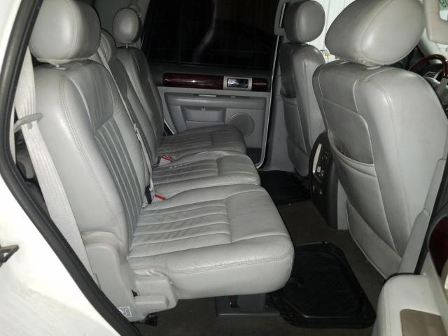 Photo 6 from auction – 2005 LINCOLN NAVIGATOR with VIN 5LMFU27575LJ09372